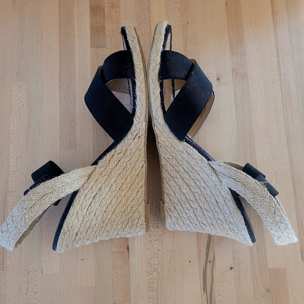 Apt. 9 Black and Tan Espadrille Wedge Cross Toe, Slingback Sandal. Size 10 - Picture 10 of 12